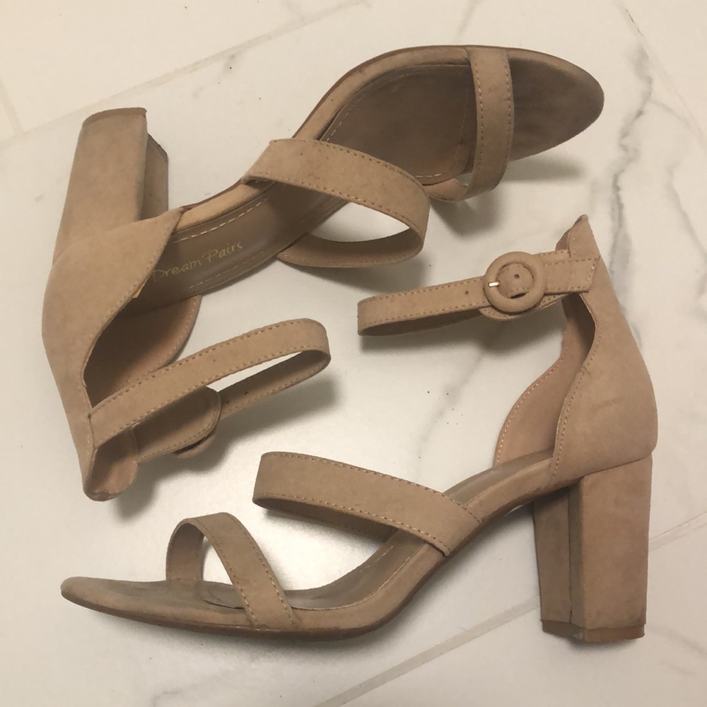 Dream Pairs Women’s Size 8 1/2 Nude Heel